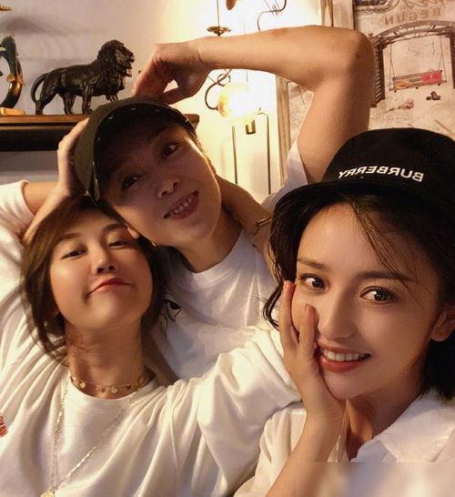 爆料给狗仔遭报复视频,揭秘背后惊心动魄的视频真相 第1张 爆料给狗仔遭报复视频,揭秘背后惊心动魄的视频真相 第1张