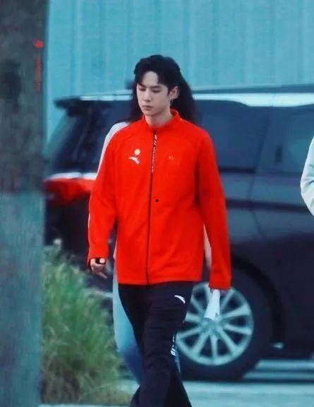 王一博最新吃瓜爆料视频,娱乐圈幕后真相大曝光！